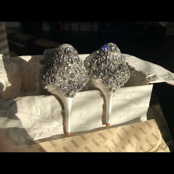 Badgley Mischka Satin Heels - Picture 7 of 10